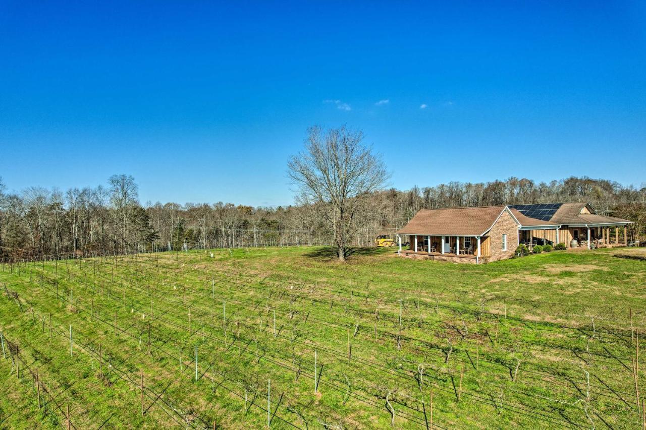 Breathtaking Elkin Getaway With Vineyard Views! Villa Kültér fotó